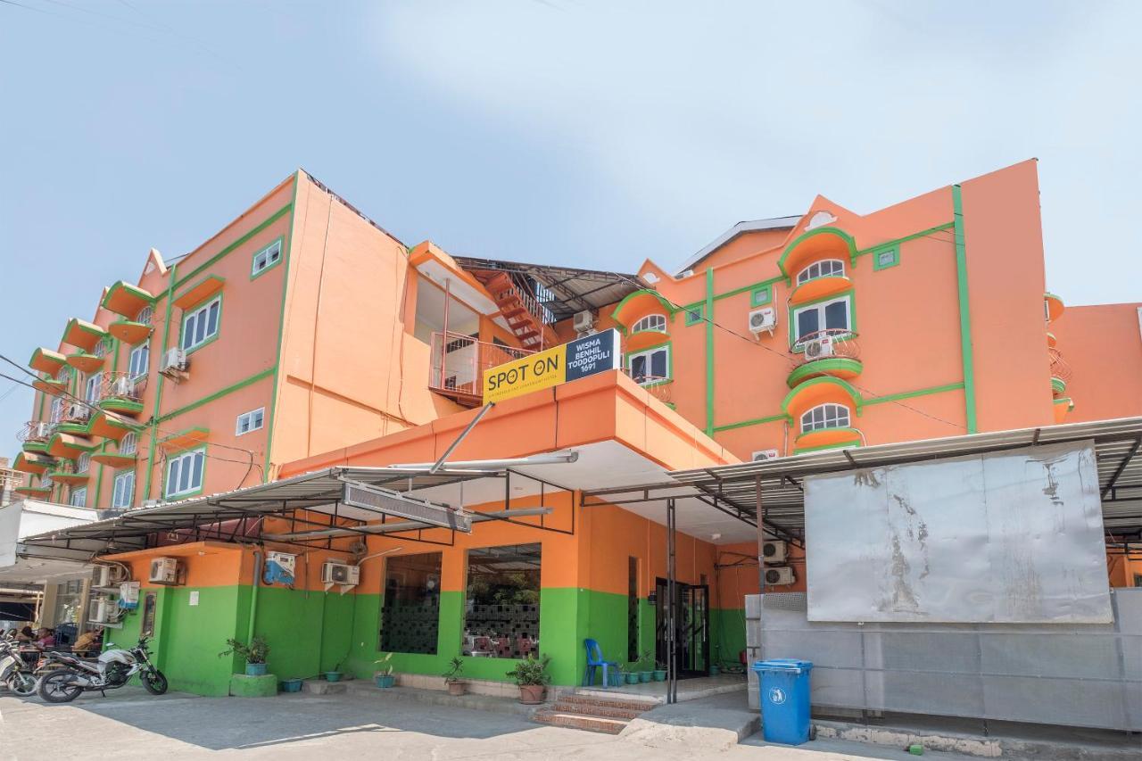 Hotel Oyo 1691 Wisma Benhil Toddopuli Makassar